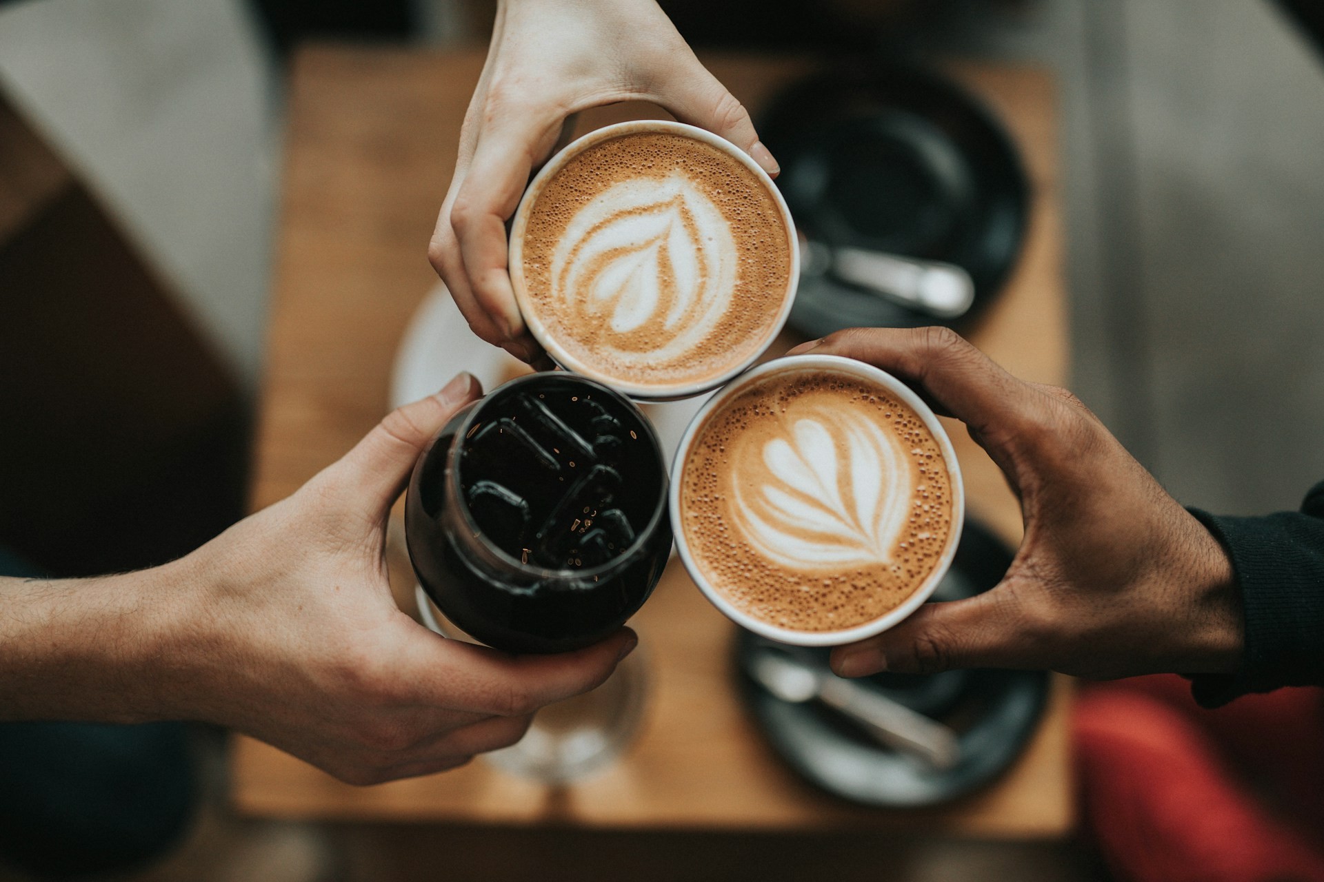 Kaffe eller te: Hvilken er din perfekte bryg?